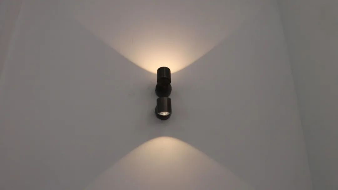 lampada da parete.1